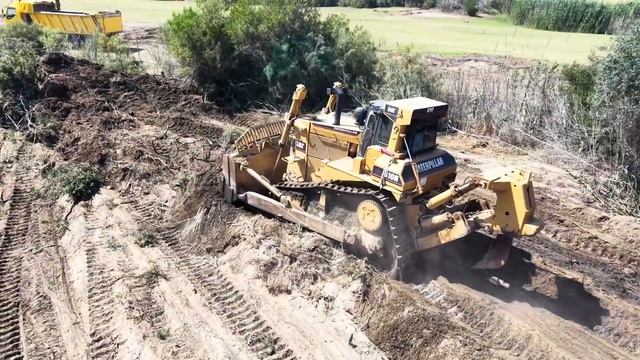 CAT D9L Bulldozer Clearing Land & Removing Trees смотреть онлайн