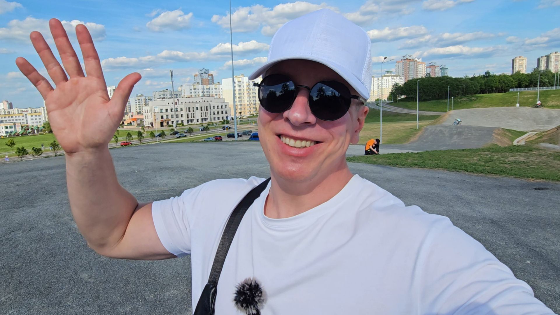Что творит Пашинян? Армяне, не повторяйте за режимом Зеленского! Парк имени Уго Чавеса в Минске. смотреть онлайн