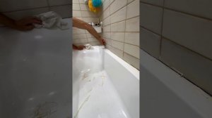 Как заменить герметик на стыки стены и ванны , как заделать шов ванны , герметизация ванны .