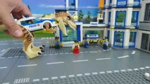 Динозавр напал на полицейский участок из LEGO! Кто победит 🏁