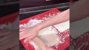 булочки с творогом и ягодами