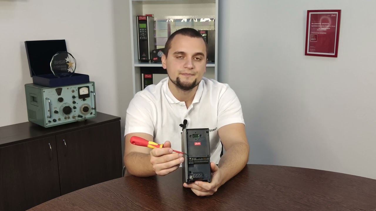 ПРИНЦИП РОБОТИ ТА ОГЛЯД ПЕРЕТВОРЮВАЧА ЧАСТОТИ DANFOSS FC-51 смотреть онлайн