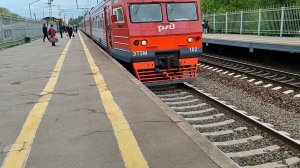22 мая 2026 г. Электропоезд ЭТ2М-102 Сообщением Санкт-Петербург-Любань Прибывает на станцию Колпино