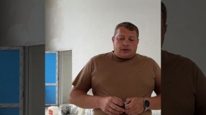 В Шахтерске благодаря сахалинцам завершают ремонт кровли дома на улице Ленина
