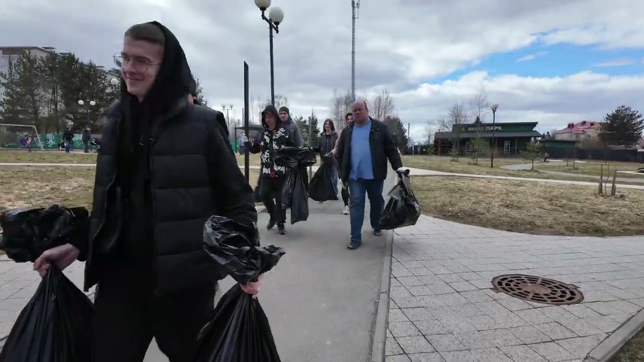 Субботник в Вологде: команда ProDomVol, активные жители и два новых клёна смотреть онлайн