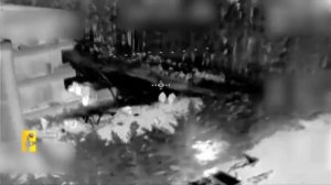 Удары FPV-дронов «Хезболлы» с тепловизионными камерами по тяжёлому бронетранспортёру Namer и…🔽