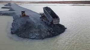 Great Techniques Build Long Road in Pit Use Operator Driver Bulldozer Spreading Big Stone into Water