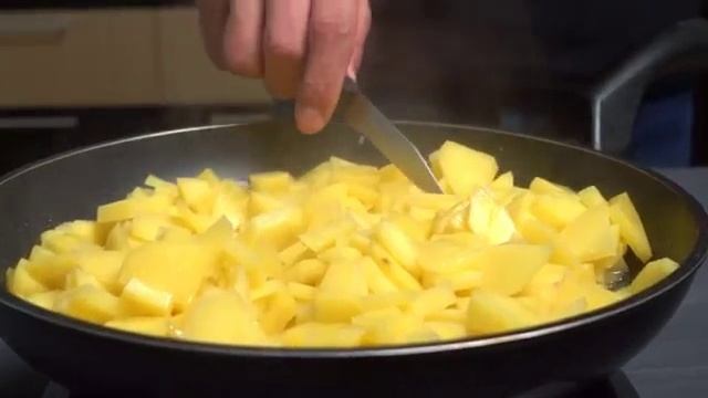 Как вкусно приготовить жареную картошку. Обзор. смотреть онлайн