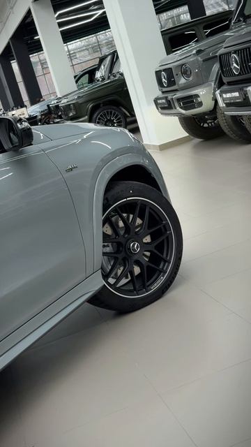 В продаже Mercedes GLE 53 AMG в трендовом цвете Alpine Grey!