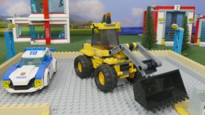 LEGO Погоня Полицейская машина против Трактора! 🚔🚜 Лего