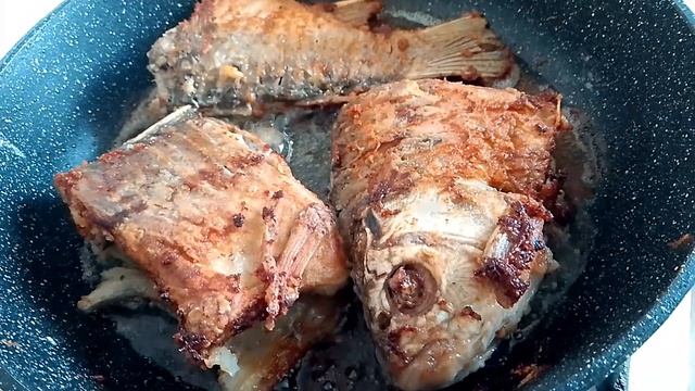 А НА ОБЕД ЖАРЕНЫЙ КАРАСЬ смотреть онлайн
