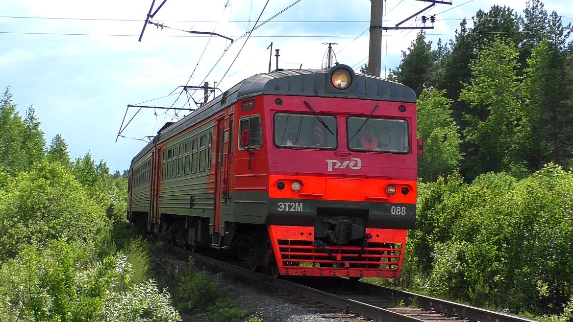 ЭТ2М-088 сообщением Егоршино — Нижняя Салда с приветливой бригадой