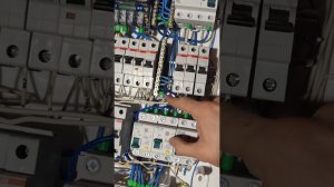 Рассказываю как подсоединены УЗО и Дифавтоматы в этом трёхфазном щите