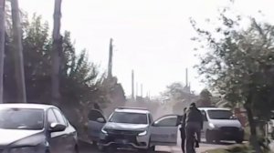 🔴ТЦКшники силой моГилизируют мужчину, сбив его с велосипеда🔴