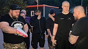 ЛЕВ ПРОТИВ - КОНФЛИКТ СО СКИНХЕДАМИ