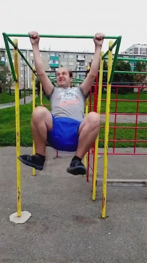 Подтягивания на турнике