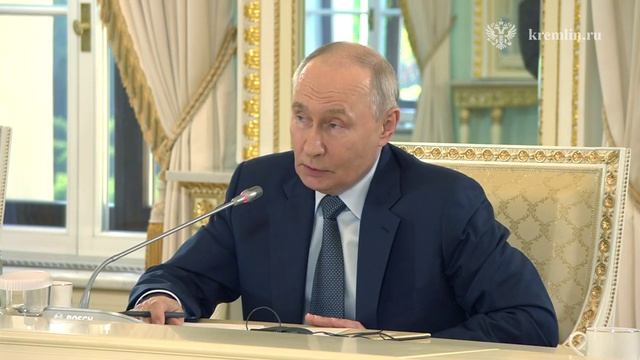Владимир Путин встреча с руководителями международных информагентств, Санкт-Петербург, 4 июня 2026 смотреть онлайн