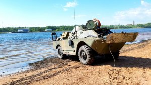 На БРДМ по большой реке  / ЗАСТРЯЛИ И СЛОМАЛИСЬ в воде