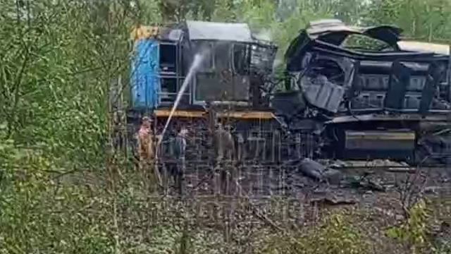 🔥🇺🇦Последствия вчерашнего утреннего удара управляемой БпЛА «Герань-2» по тепловозу ТЭМ18-385. смотреть онлайн