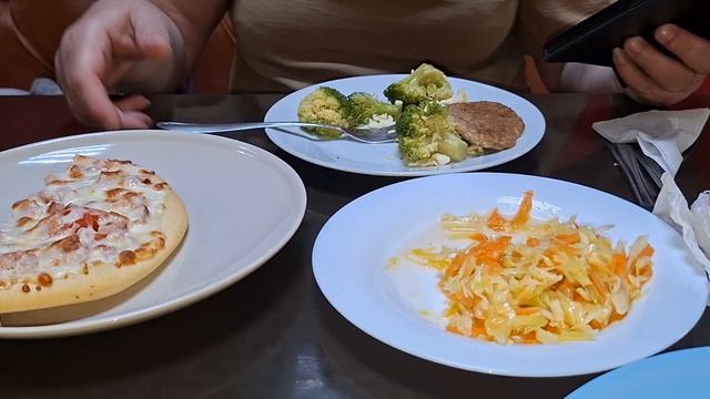Кушаем сидим хорошо, очень вкусно