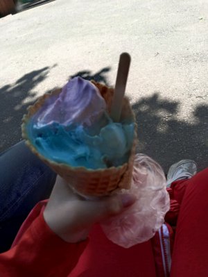 фотка с гуляния)) я дома в городе