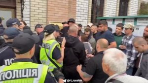 Радикалы из раскольнической ПЦУ штурмом прорвались в Троицкий собор УПЦ в Кременчуге и захватили его