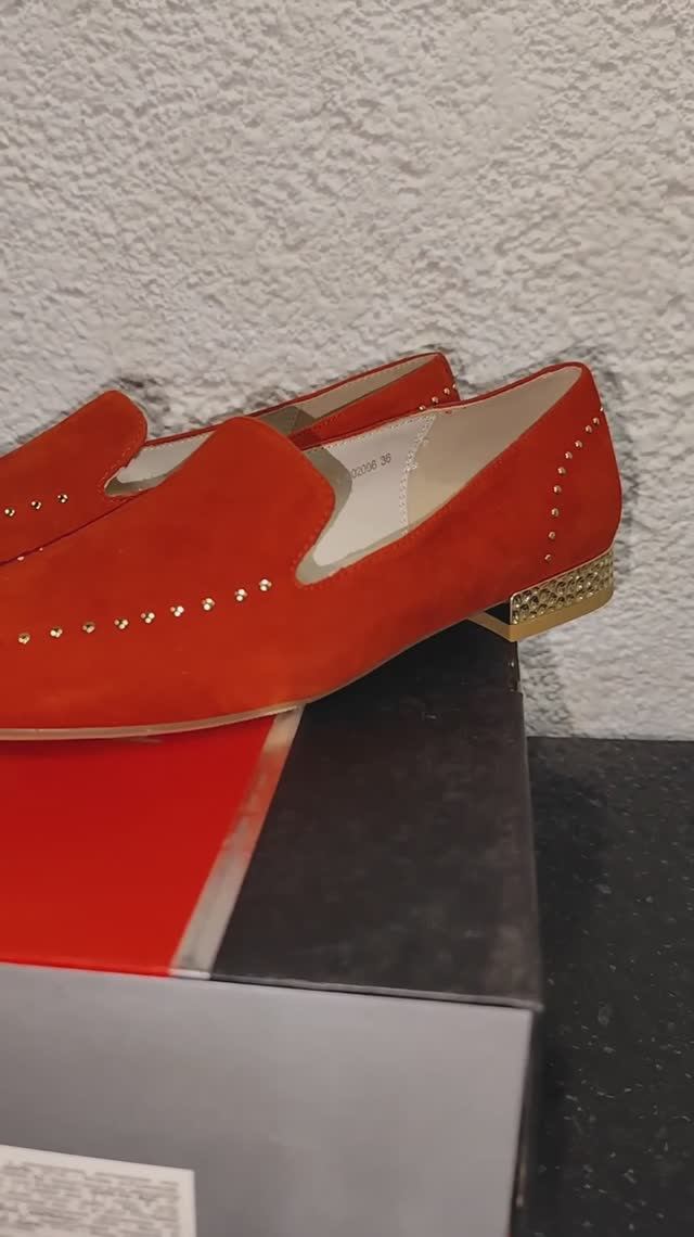 Красные лоферы из натуральной Pierre Cardin из натуральной зашши и кожи, 36 размер