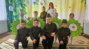 «Солдат молоденький» музыка Владимира Шаинского, слова Михаила Львовско