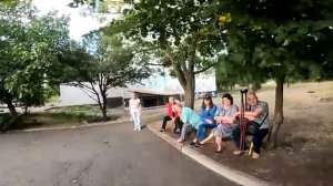 Бабули Во Дворе Против 10ти Летнего Мотоциклиста