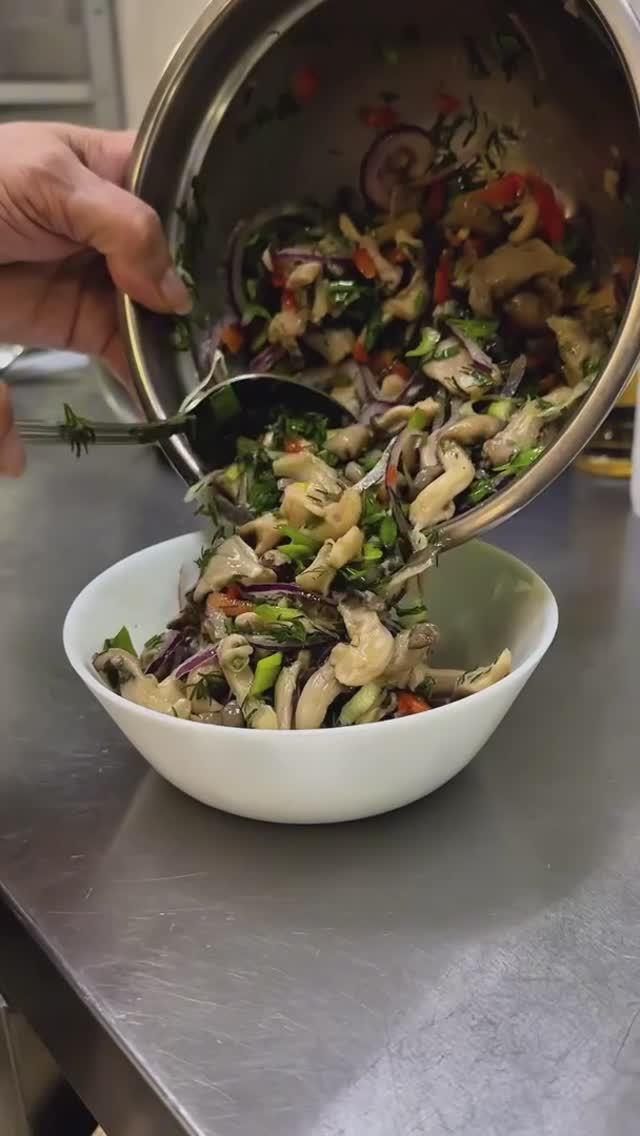 Маринованные вешенки.