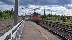 вл10у-553 со злой бригадой едет мимо ст. Хомяково был с @suslik100_2022 (тт аккаунт)