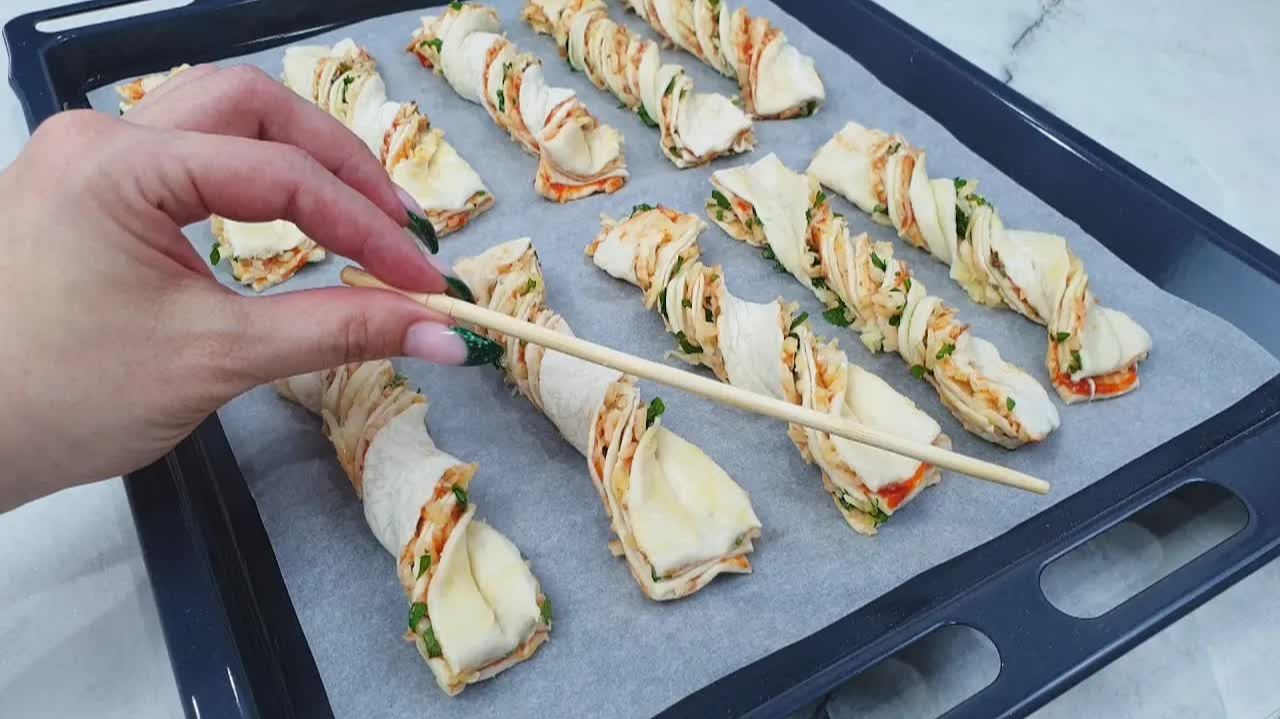 If you don't have TIME and MONEY, this PASTRY dough APPETIZER will SAVE your HOLIDAY смотреть онлайн