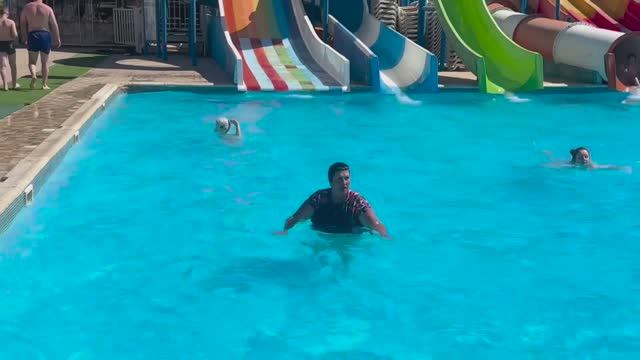 Спортсменка комсомолка и красавица 👌💃 Лонг 🫶 bitch🙏 Resort❤️_🔥 пляж в Хургаде😻 смотреть онлайн