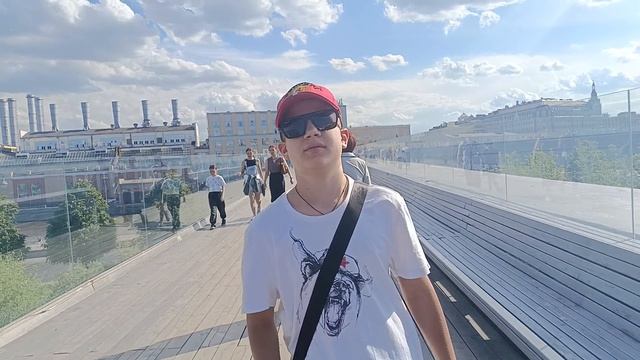 парк Зарядье смотреть онлайн