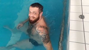 Релаксация в джакузи и гидромассаж в бассейне
