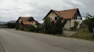 Факт о Сербии. Отсутствие заборов у домов и красивые фасады