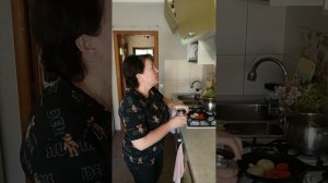 Солнышко припекает ☀️Поставила бульон варится 🥣