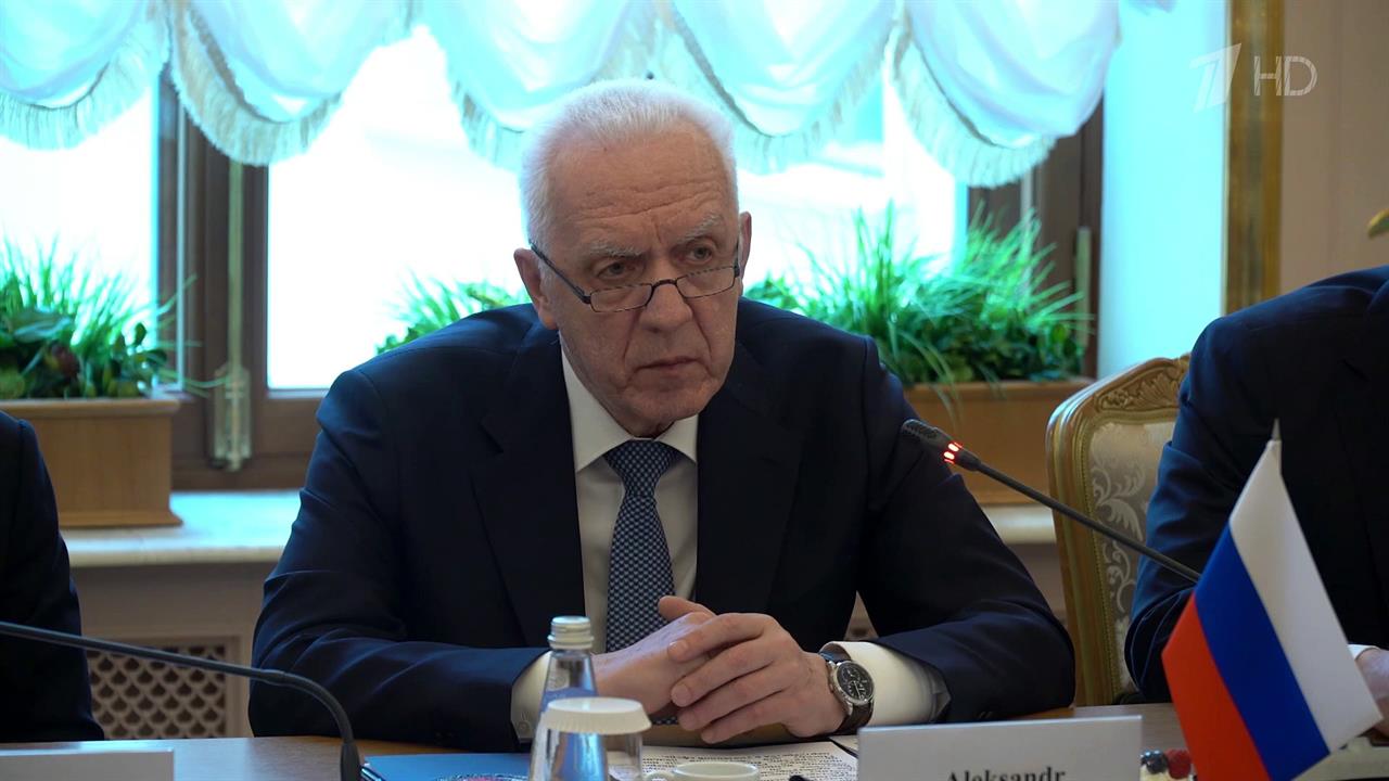 В Петербурге сегодня марафон международных переговоров у Генпрокурора России. смотреть онлайн