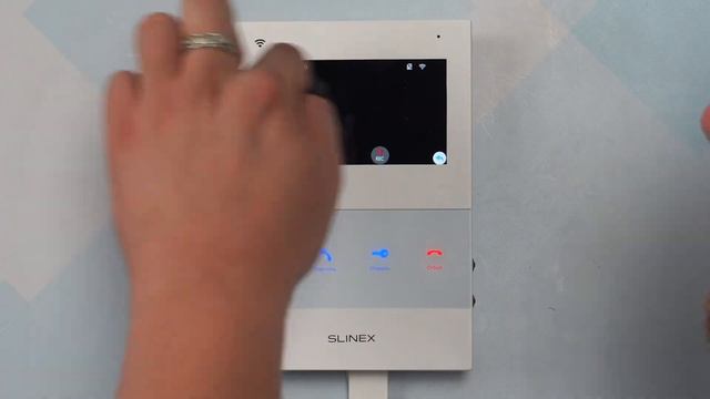 Slinex SQ-04: компактный видеодомофон для квартиры  обзор установка плюсы и минусы