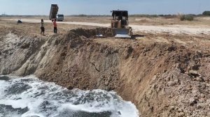 Amazing Project!! An Old Komatsu Dozer Pushing Skill Filling The Lake With 25T Dump Trucks