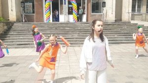 Мирослава Яналова, Ансамбль Эксклюзив - Мир, который нужен мне