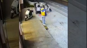 Видео о скутерах и их наездниках.