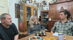 Разговор с собирателями артефактов, смотрителями музея и района, добровольцами-волонтёрами