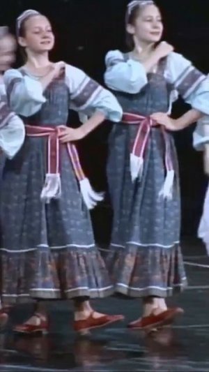 «Закрутасы с платочками» — улыбки и эмоции. «Кружева» 😍