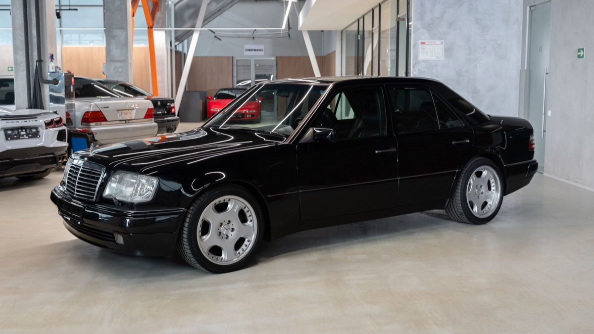 Mercedes-Benz W124 E500 1992 5.0 смотреть онлайн