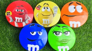 Удовольствие на несколько минут: 3 радужные ванночки с конфетами M&M's и волшебной слизью