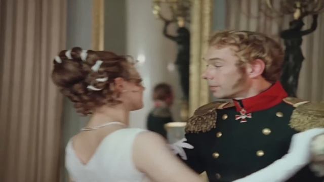 Романс кавалергарда из к-ф Звезда пленительного счастья Не обещайте деве юной... смотреть онлайн
