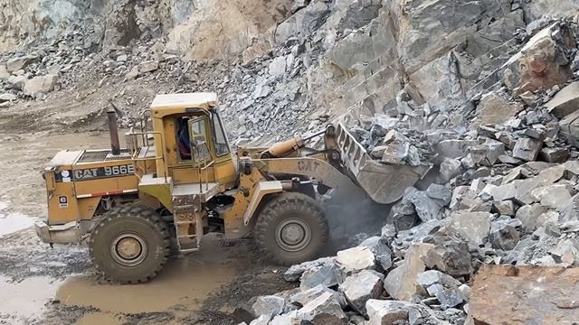 Heavy Rock 🪨 Loading by Caterpillar 966 Loader ! Powerful Dump truck Loading Video 🎦 смотреть онлайн