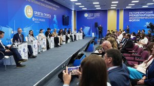 На ПМЭФ предложили решения для сохранения в России ИИ-специалистов