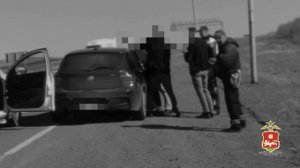 Полицейские Хакасии задержали жителя Новосибирской области, перевозившего в авто 2 кг синтетики